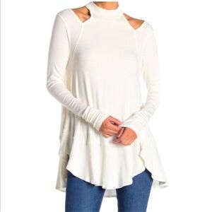 Free People Downtown Girl Cut Out Cold Shoulder Tunic, white, size Large, EUC!